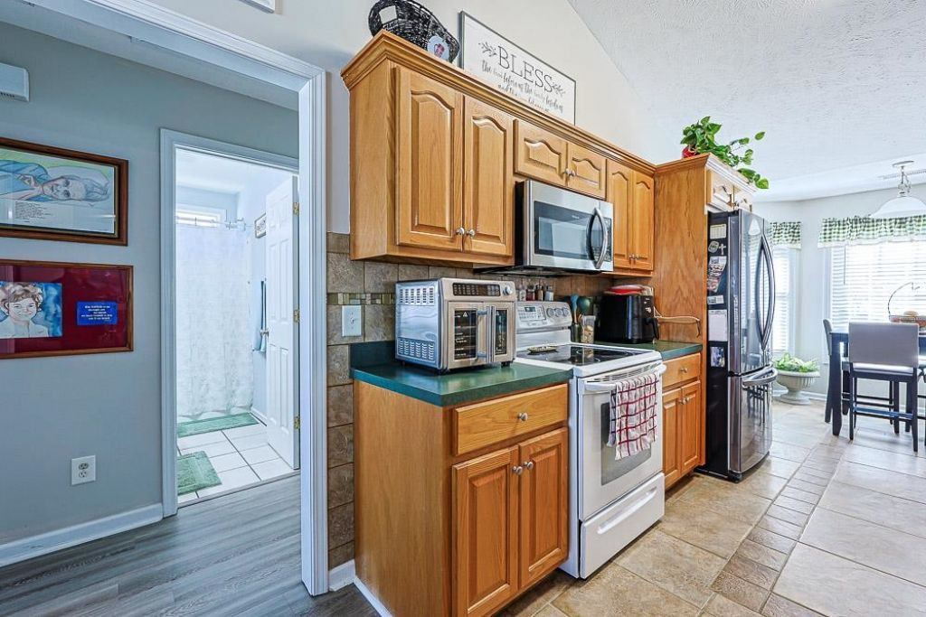 1008 Augustus Dr.  Photo 10