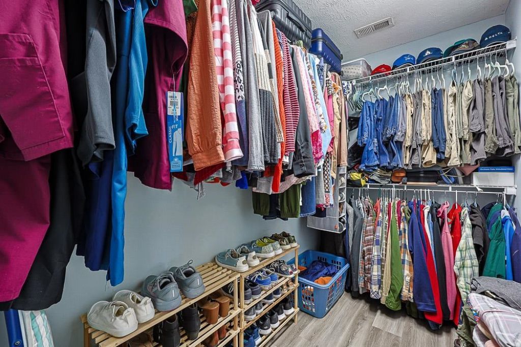 1008 Augustus Dr.  Photo 15