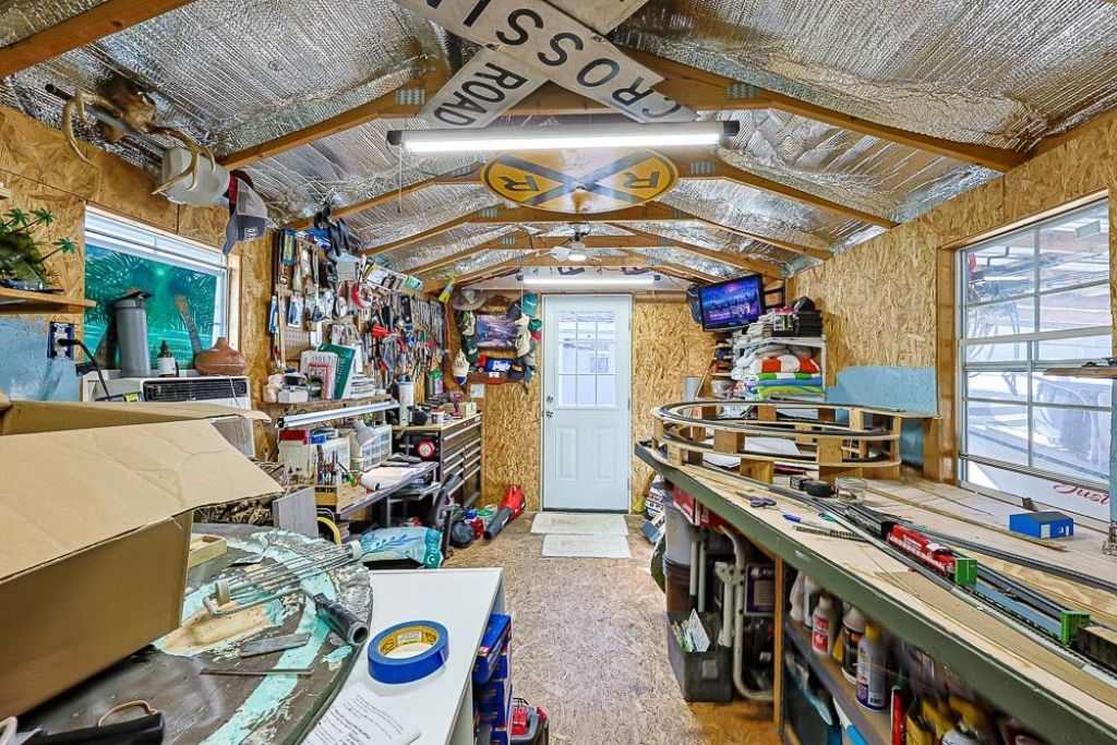 1008 Augustus Dr.  Photo 44