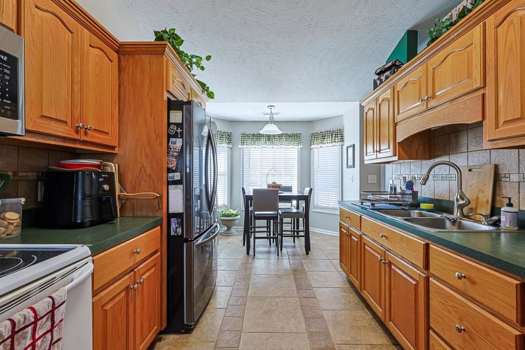 1008 Augustus Dr.  Photo 8