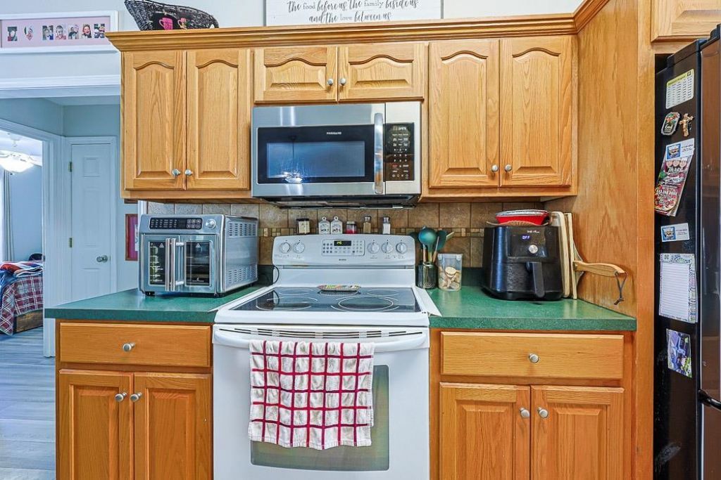 1008 Augustus Dr.  Photo 9