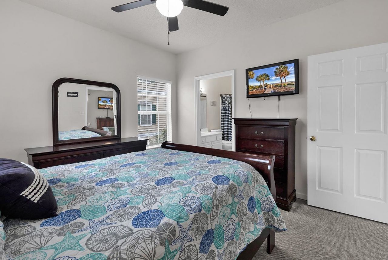 1990 Cross Gate Blvd.  Photo 10