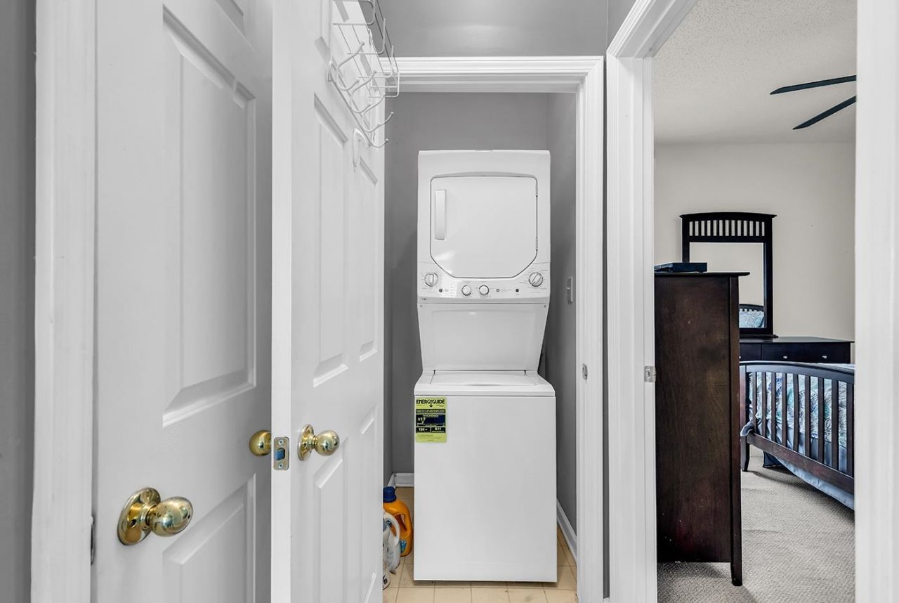 1990 Cross Gate Blvd.  Photo 14