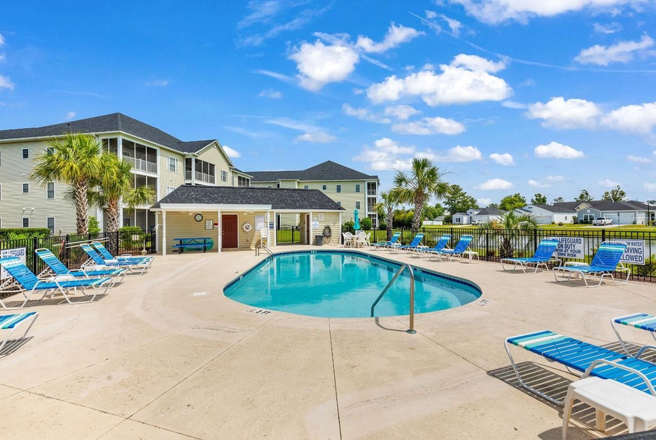 1990 Cross Gate Blvd.  Photo 31