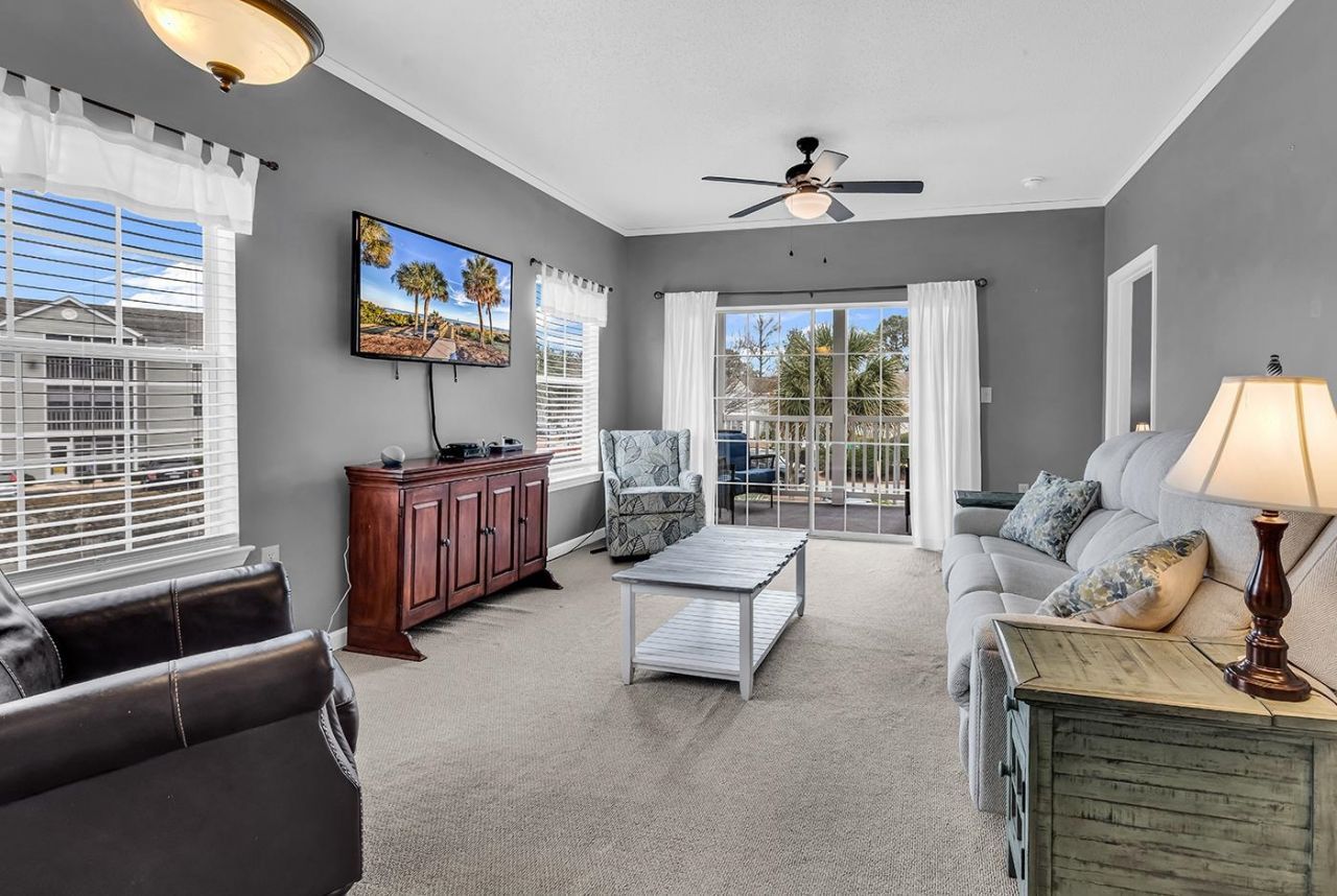 1990 Cross Gate Blvd.  Photo 6