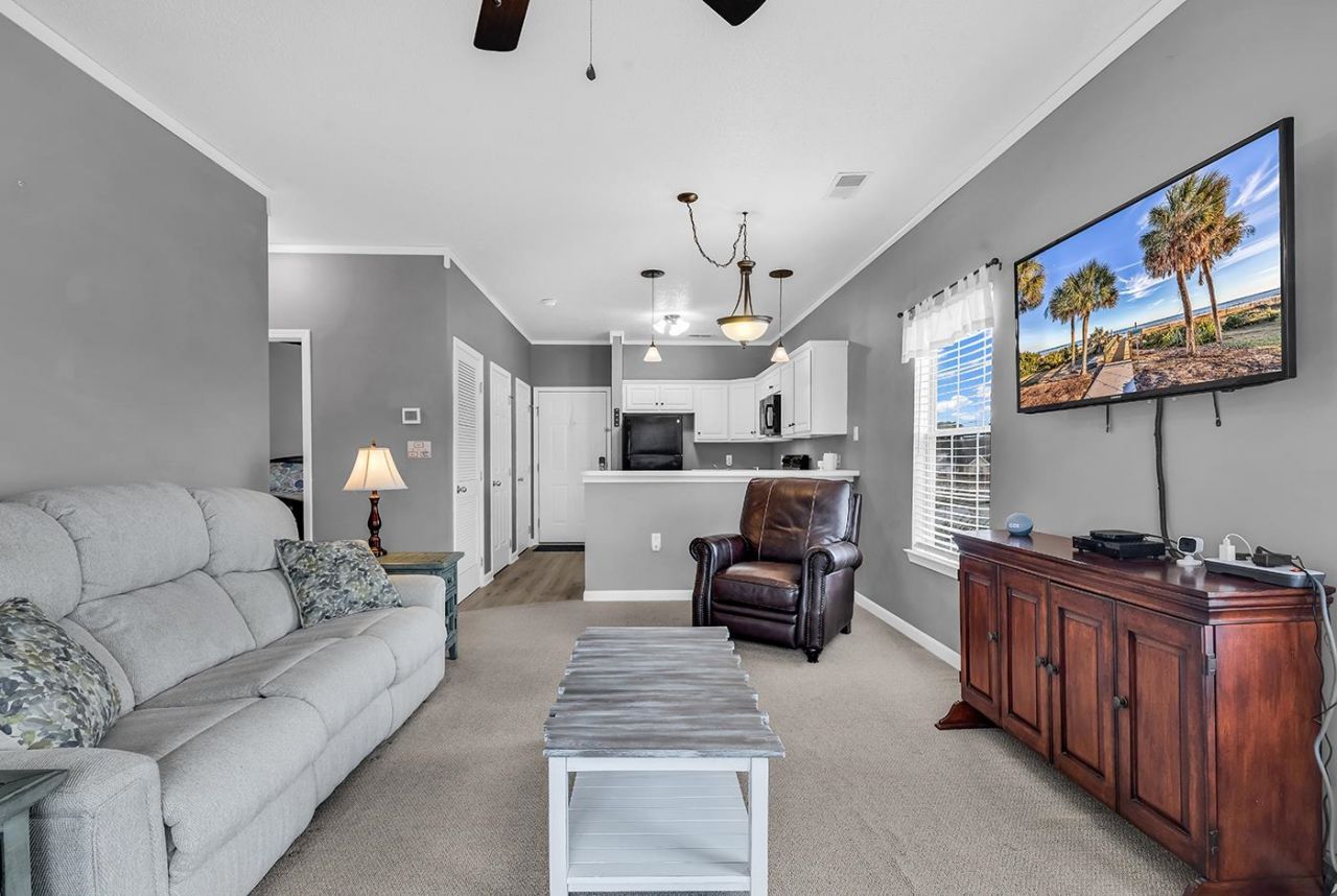 1990 Cross Gate Blvd.  Photo 7