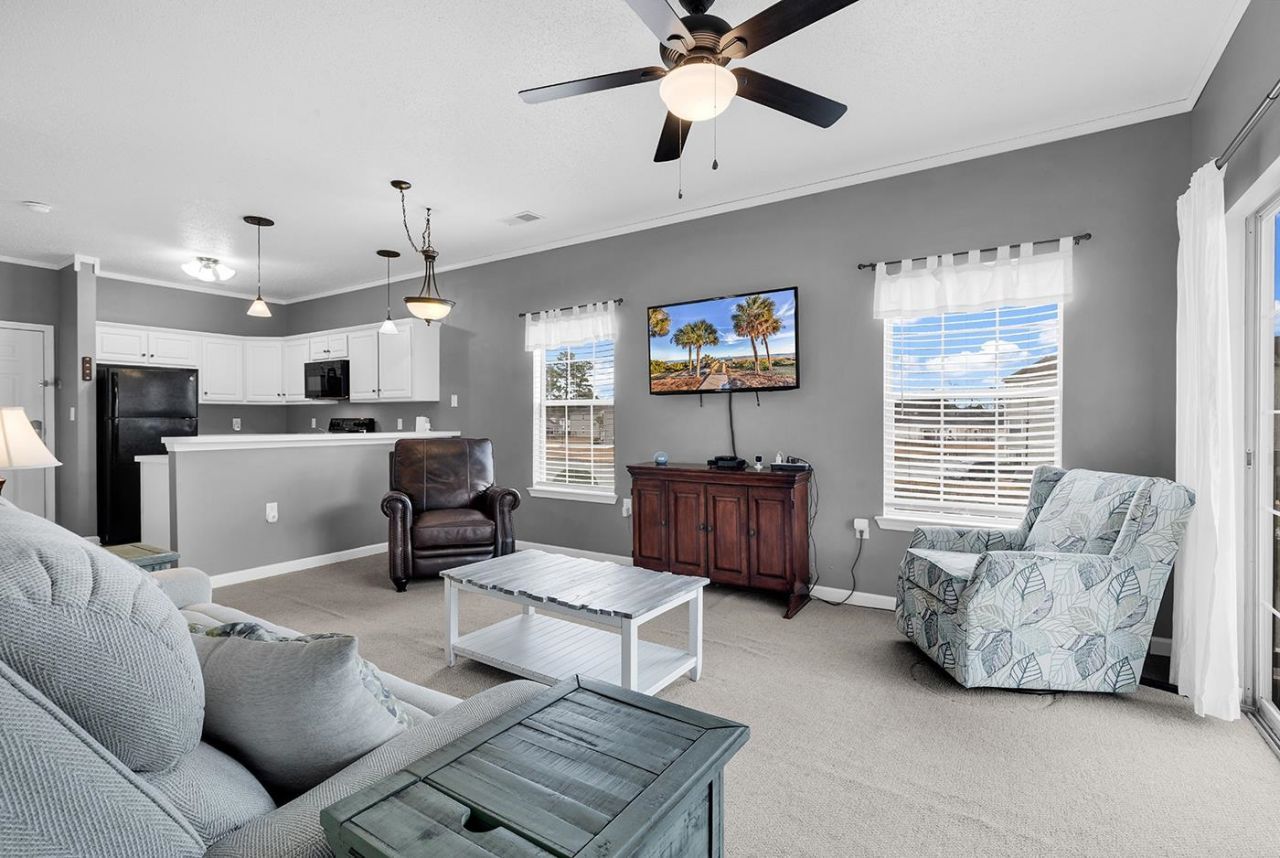 1990 Cross Gate Blvd.  Photo 8