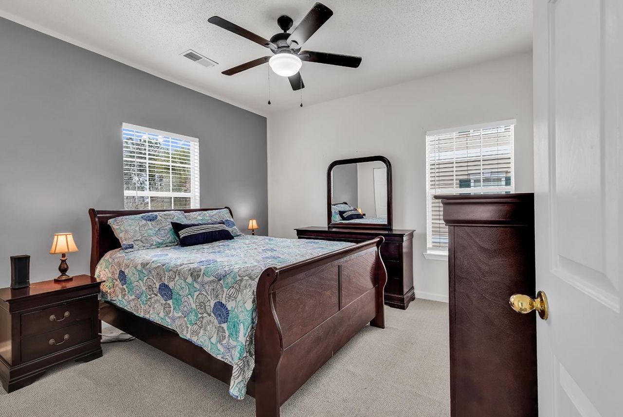 1990 Cross Gate Blvd.  Photo 9