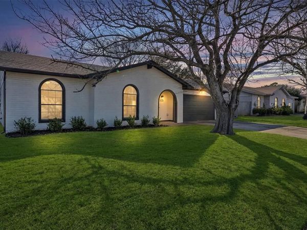 529 Ann Lois Lane, Burleson, TX 76028