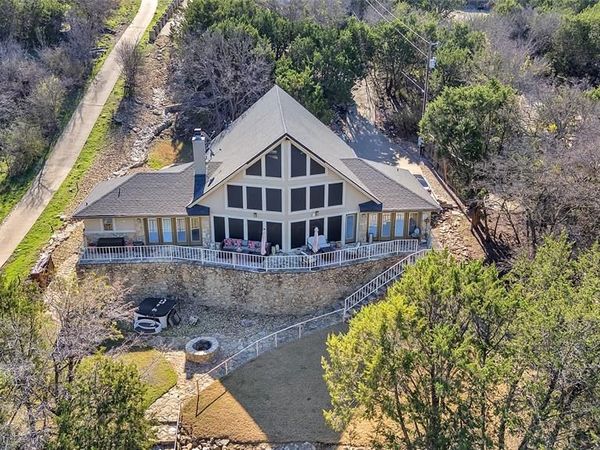 2024 Bluff Creek Drive, Strawn, TX 76475