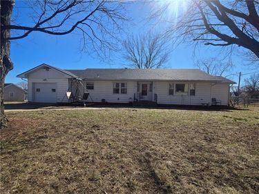 100 E Buford Street, Wellington, MO 64097