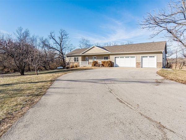 3873 Greens Grove Road, Center Point, IA 52213