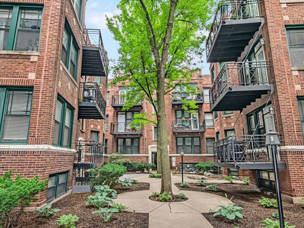 1138 W pratt Boulevard, Unit 3S, Chicago, IL 60626