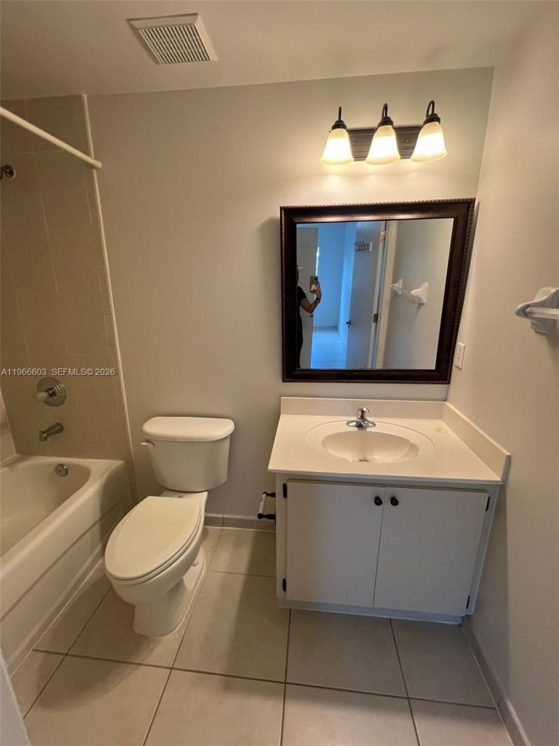 7220 NW 114th Ave, Unit 307, Doral, FL 33178 Photo