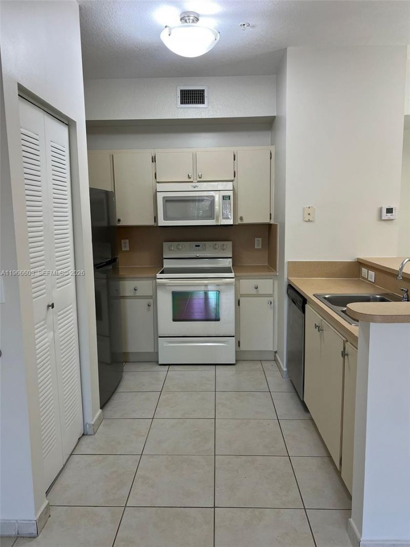 7220 NW 114th Ave, Unit 307, Doral, FL 33178 Photo