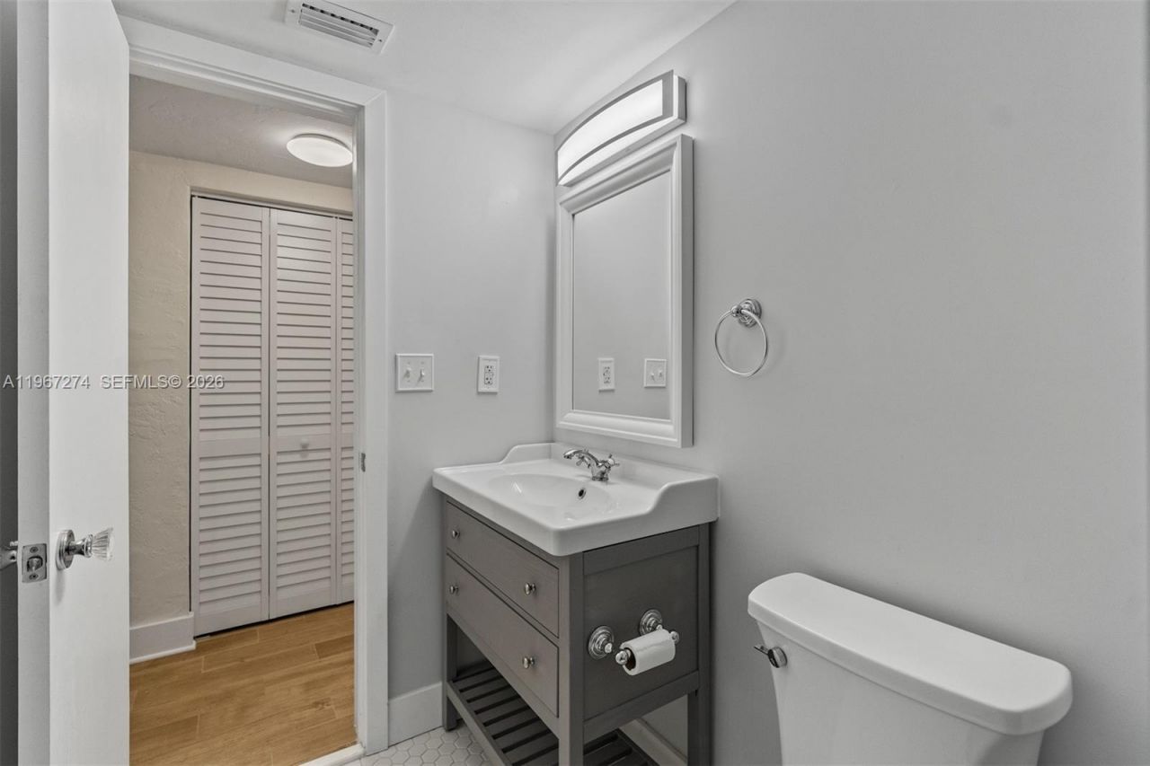 1205 Mariposa Ave, Unit 433, Coral Gables, FL 33146 Photo