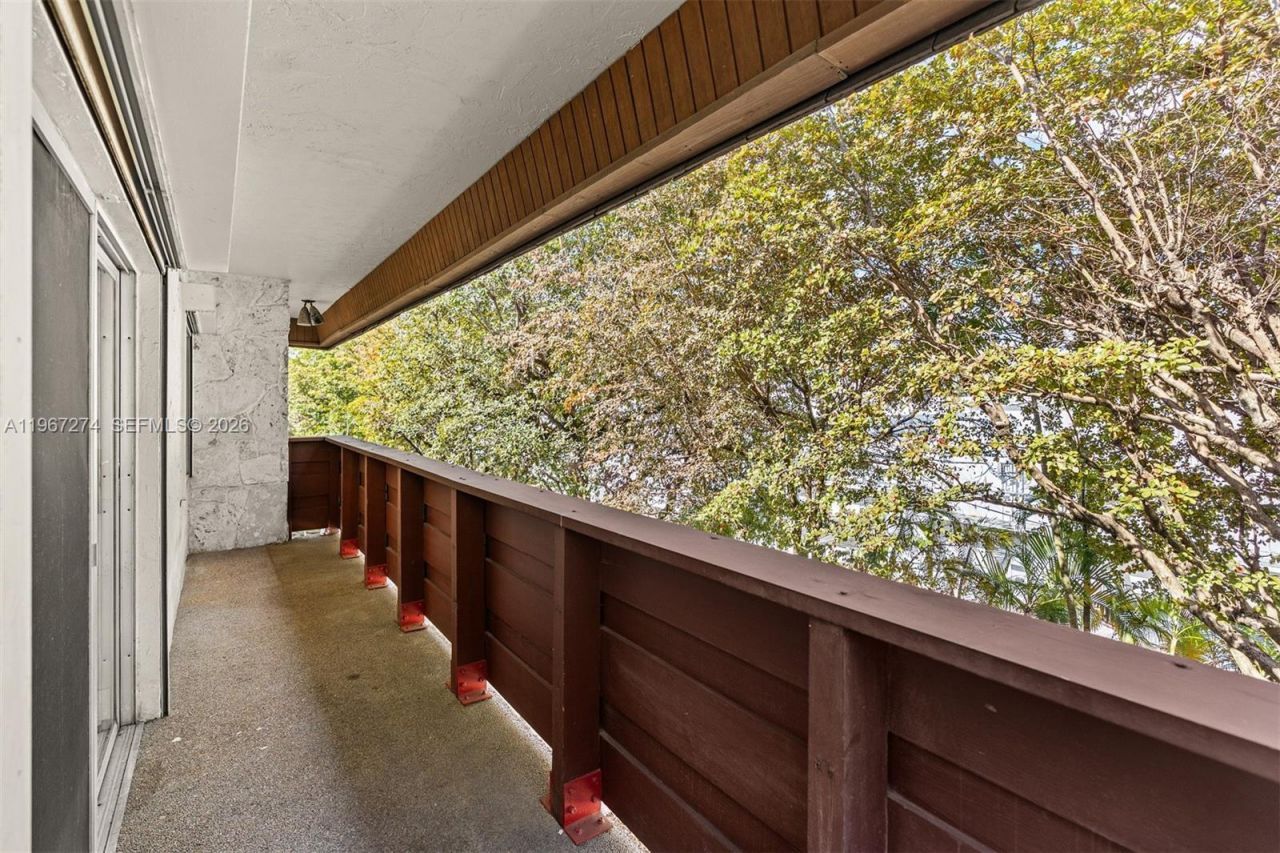 1205 Mariposa Ave, Unit 433, Coral Gables, FL 33146 Photo