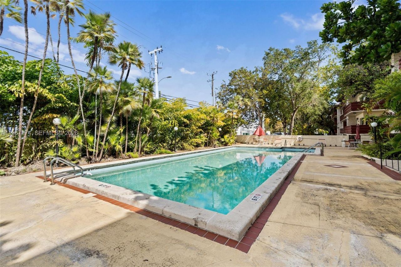 1205 Mariposa Ave, Unit 433, Coral Gables, FL 33146 Photo