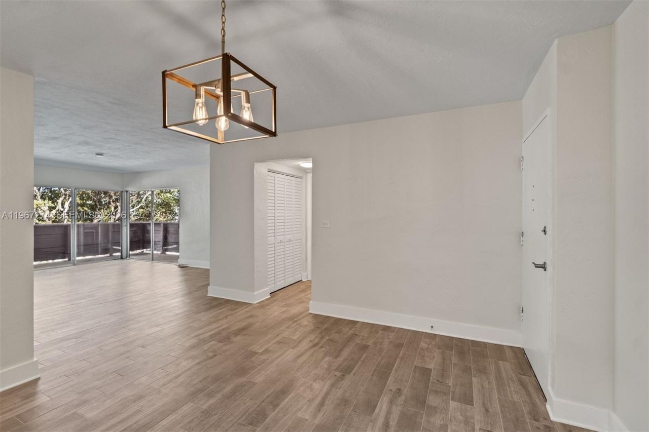 1205 Mariposa Ave, Unit 433, Coral Gables, FL 33146 Photo