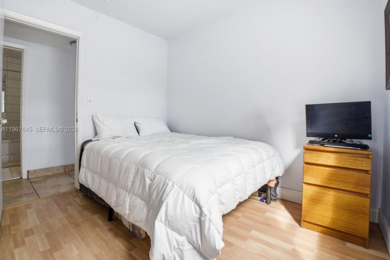 11430 SW 46th St, Miami, FL 33165 Photo