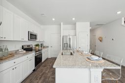 732 Ridgley Drive photo 4