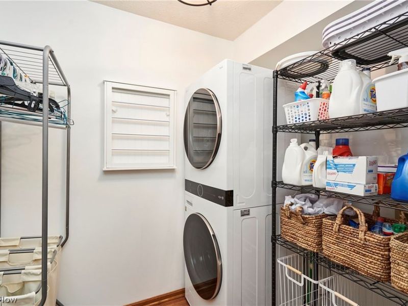 221 Lake Front Drive, Akron, OH 44319 Photo 12