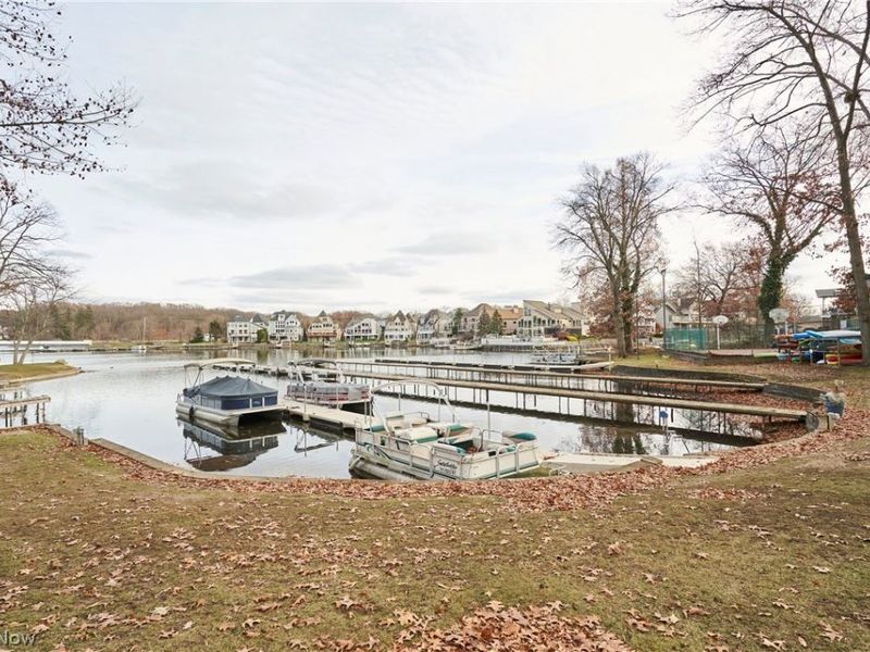 221 Lake Front Drive, Akron, OH 44319 Photo 27