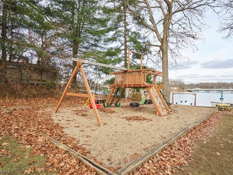 221 Lake Front Drive, Akron, OH 44319 Photo 28