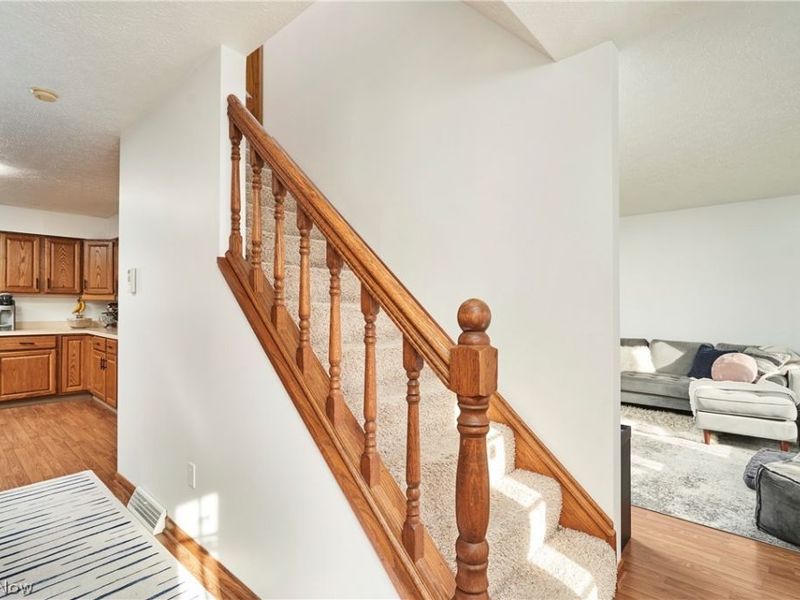 221 Lake Front Drive, Akron, OH 44319 Photo 3