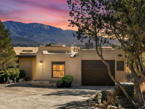 317 Calle Loma Norte, Santa Fe, NM 87501