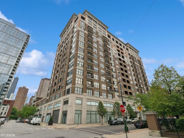 849 N Franklin Street, Unit 1201, Chicago, IL 60610
