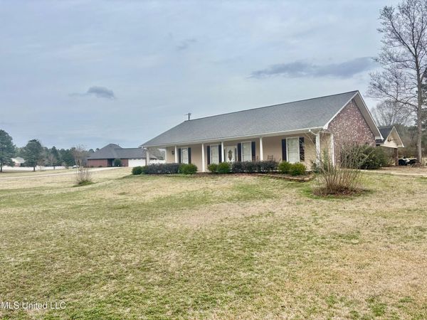 1010 Deerfield Road, Summit, MS 39666