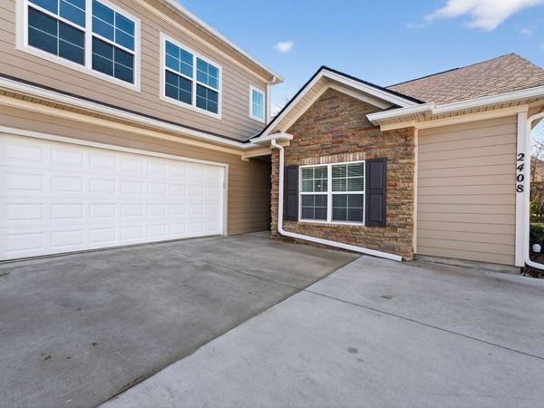 2408 Stonecenter Ln, Murfreesboro, TN 37128