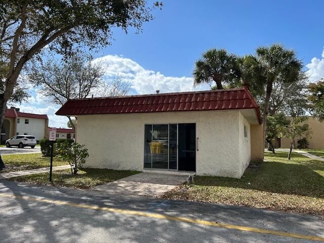 145 Lake Evelyn Drive, West Palm Beach, FL 33411 Photo