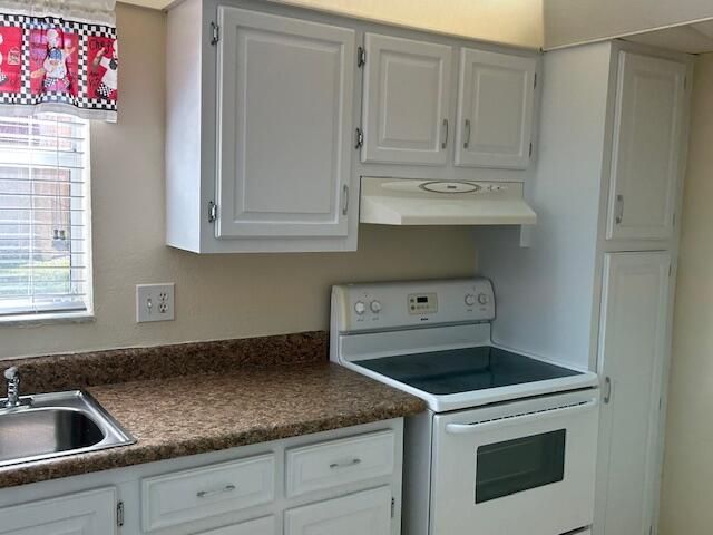 145 Lake Evelyn Drive, West Palm Beach, FL 33411 Photo