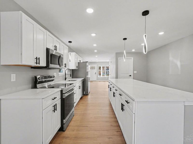 3964 Zinsle Avenue, Cincinnati, OH 45213 Photo 4