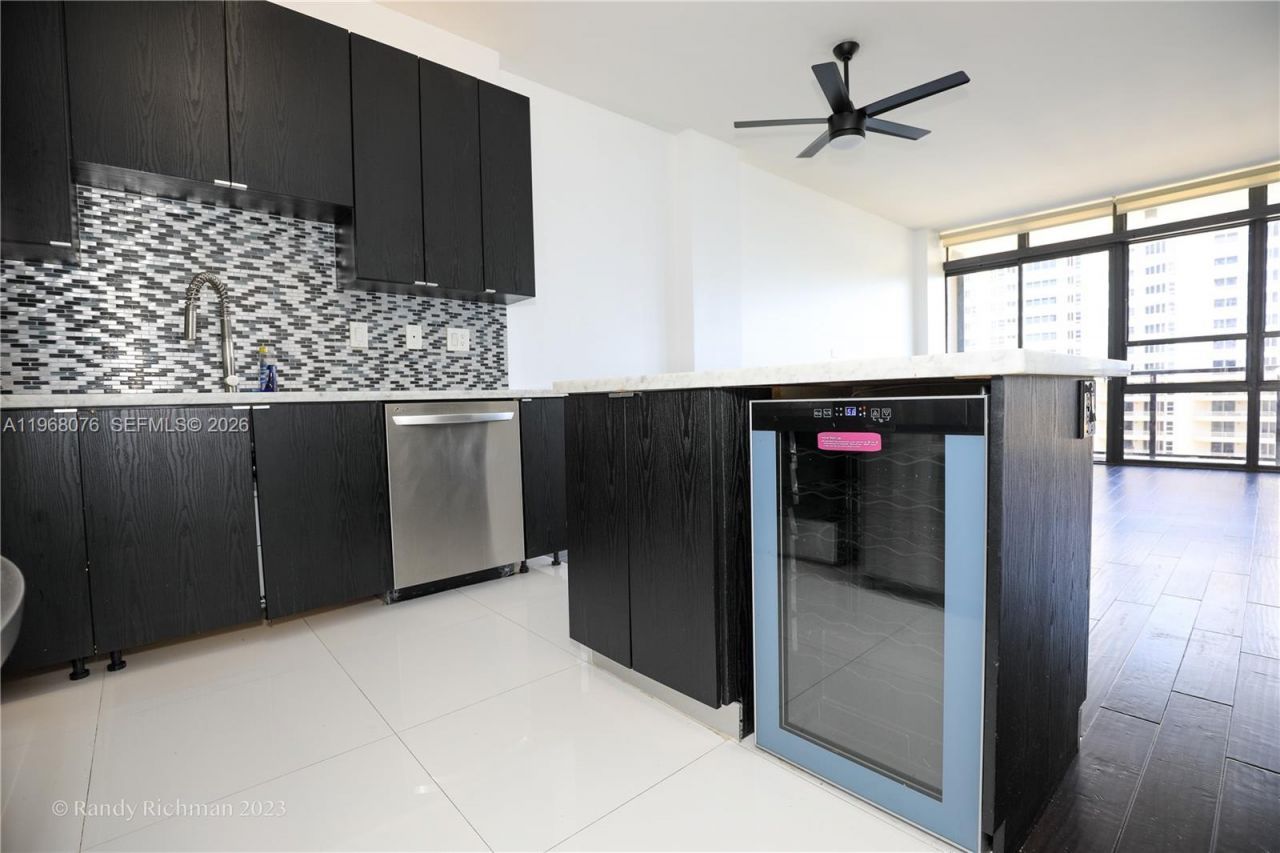 600 NE 36th St, Unit T17, Miami, FL 33137 Photo