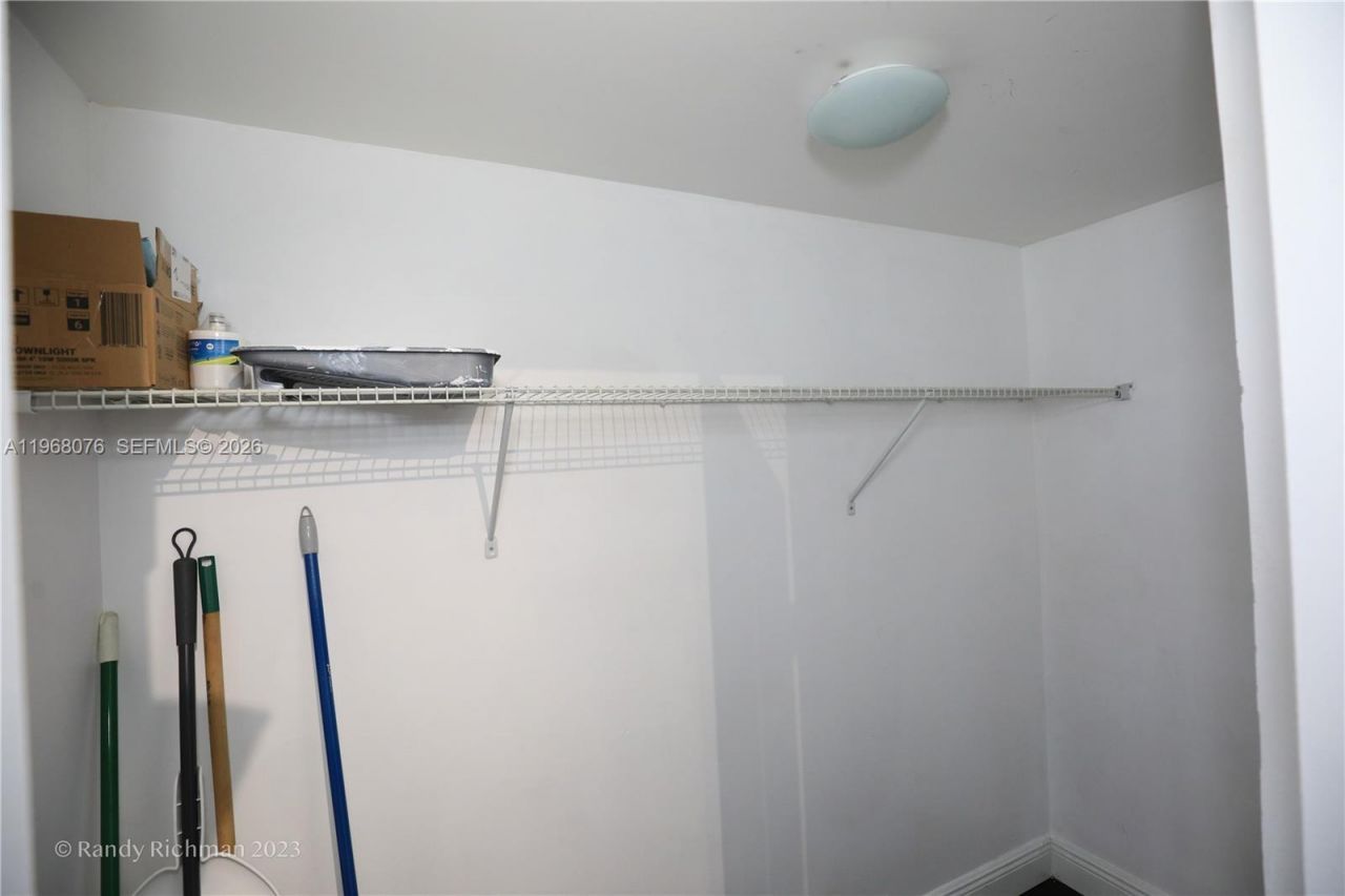 600 NE 36th St, Unit T17, Miami, FL 33137 Photo