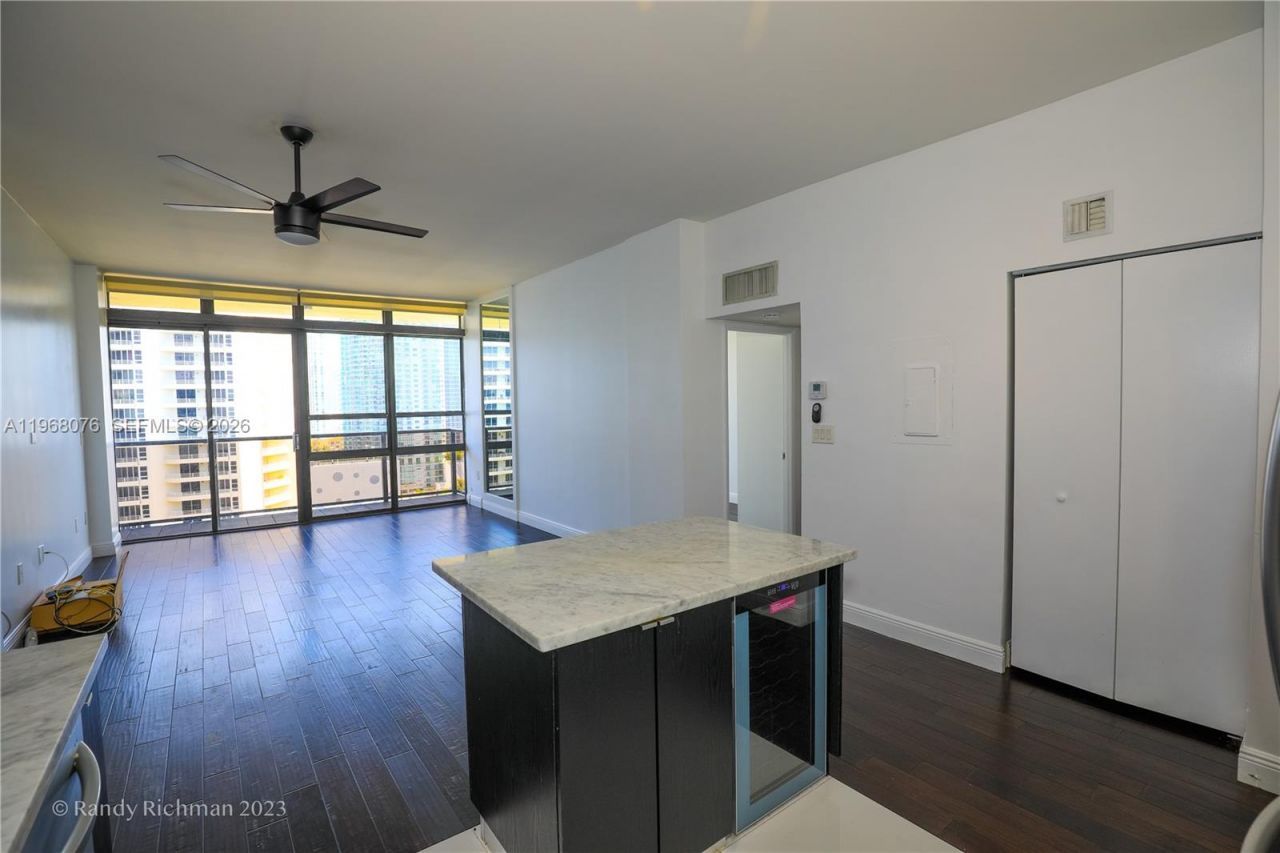 600 NE 36th St, Unit T17, Miami, FL 33137 Photo