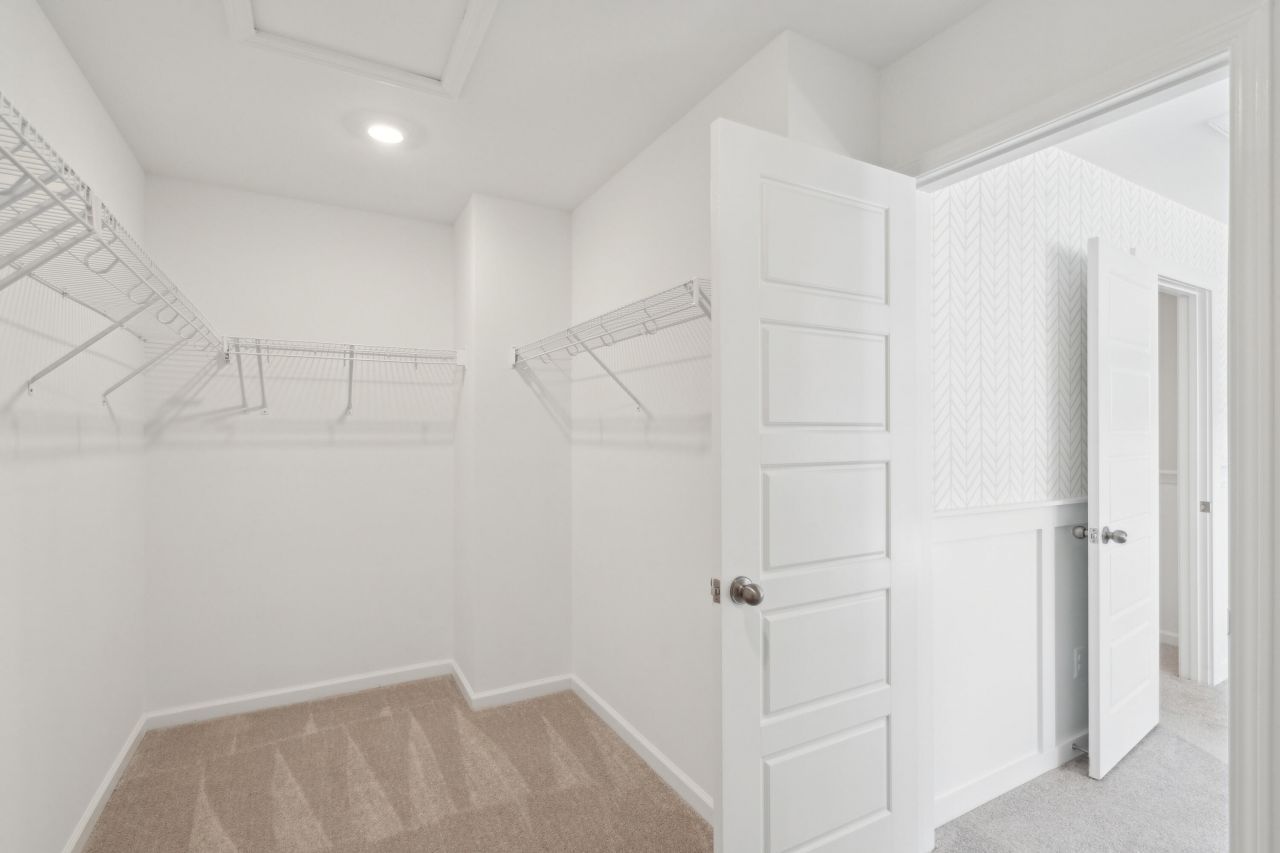 738 Ridgley Drive Photo 14