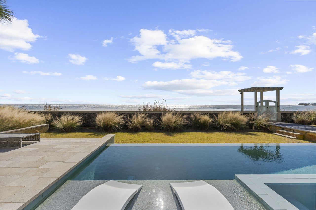 116 Ocean Boulevard Photo 100