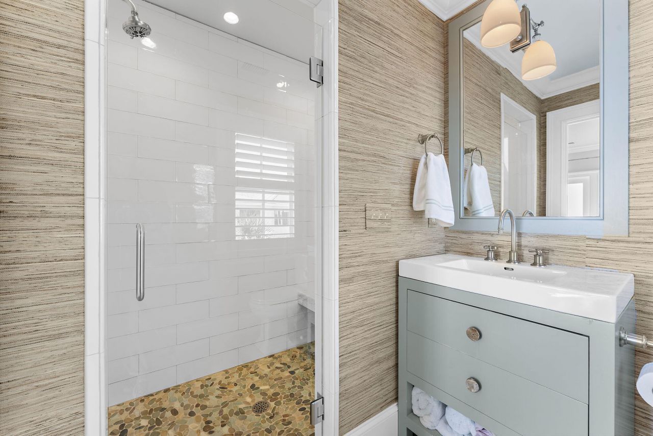 116 Ocean Boulevard Photo 76