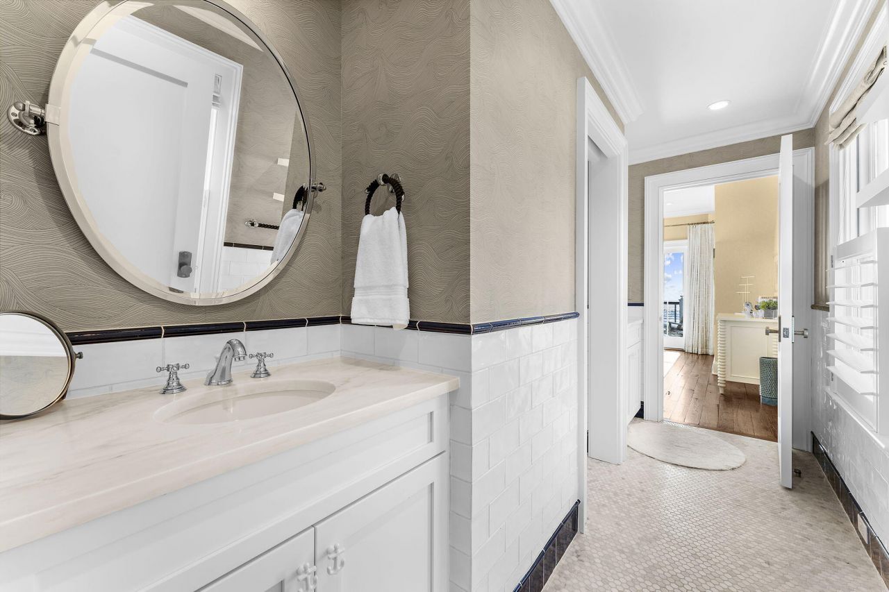 116 Ocean Boulevard Photo 83