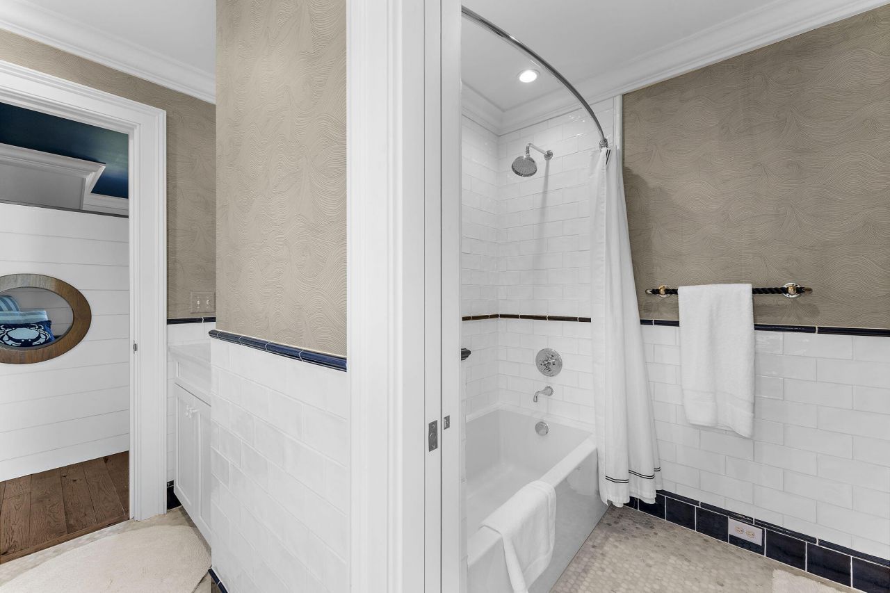 116 Ocean Boulevard Photo 84