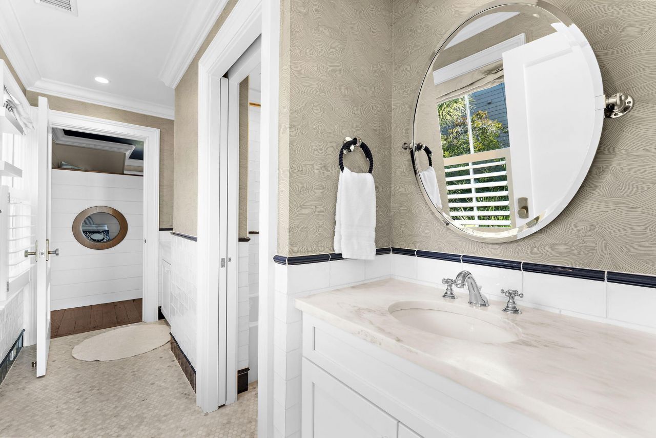 116 Ocean Boulevard Photo 85