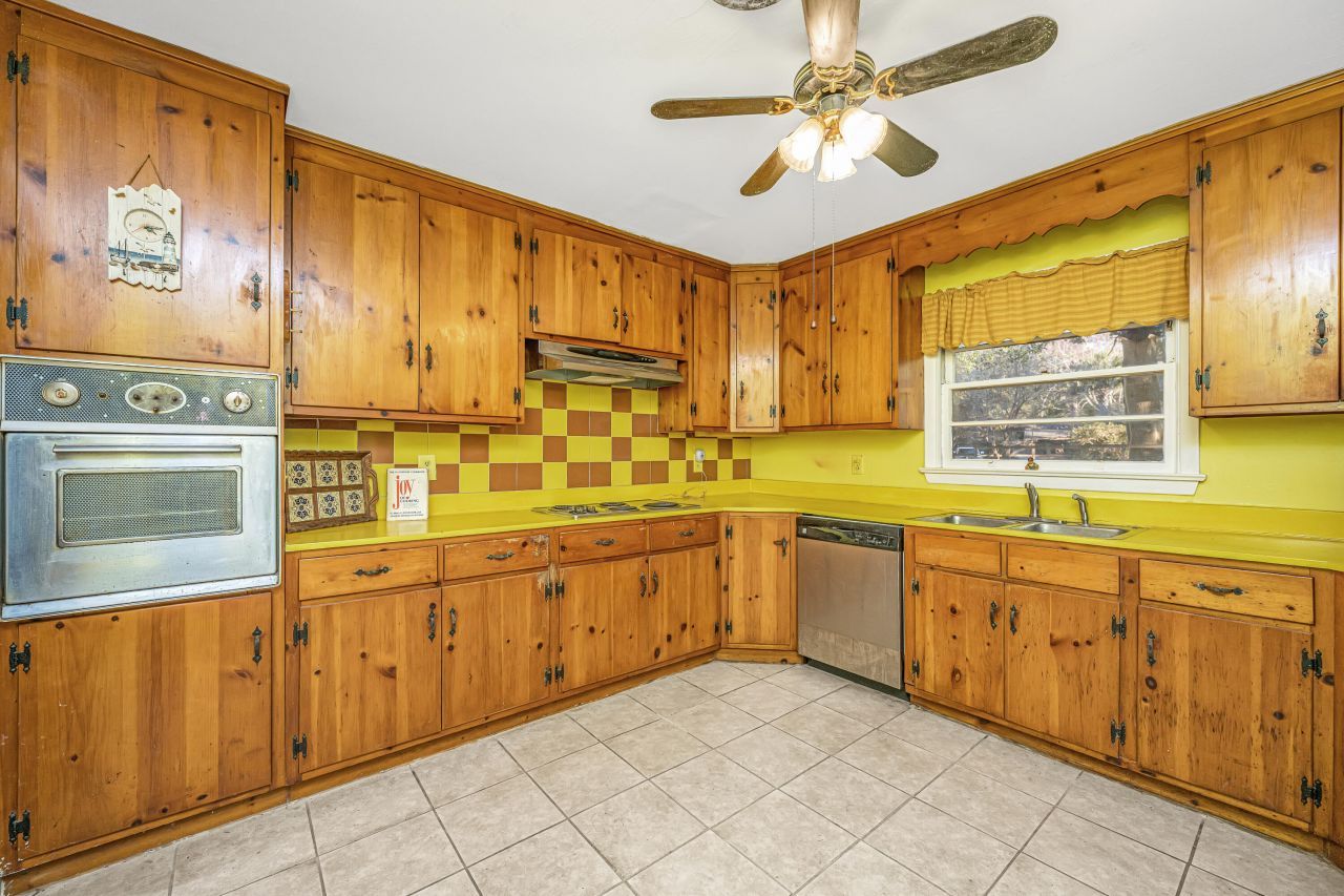 716 Waites Drive Photo 17