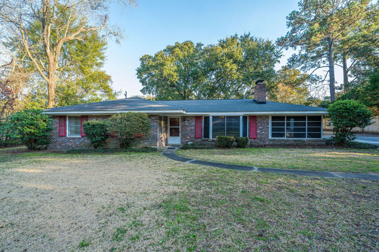 716 Waites Drive Photo 2