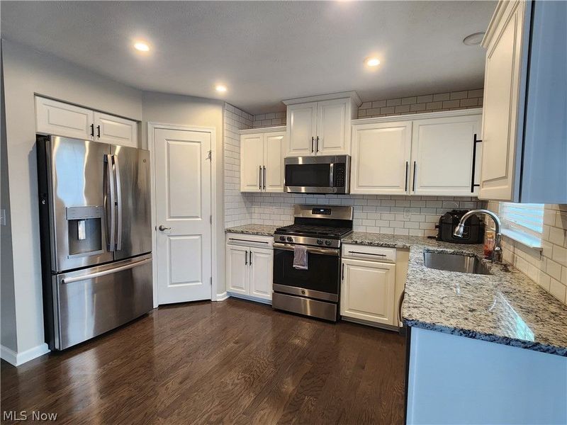 1977 S Ashwood Lane, Painesville Township, OH 44077 Photo 6