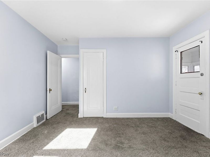 876 Eloise Drive, Cleveland, OH 44112 Photo 17