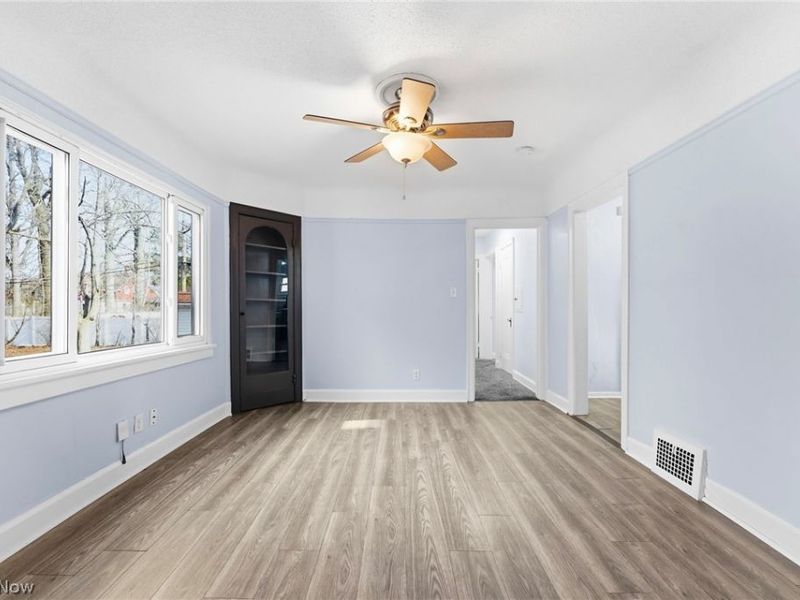 876 Eloise Drive, Cleveland, OH 44112 Photo 7